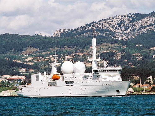 Bateau recueil électromagnétique Dupuy-de-Lôme